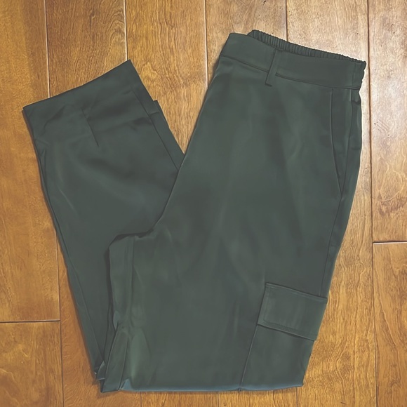 Nicole Miller Olive Green Satin Cargo Tapered Pants - Size Large - Picture 1 of 8